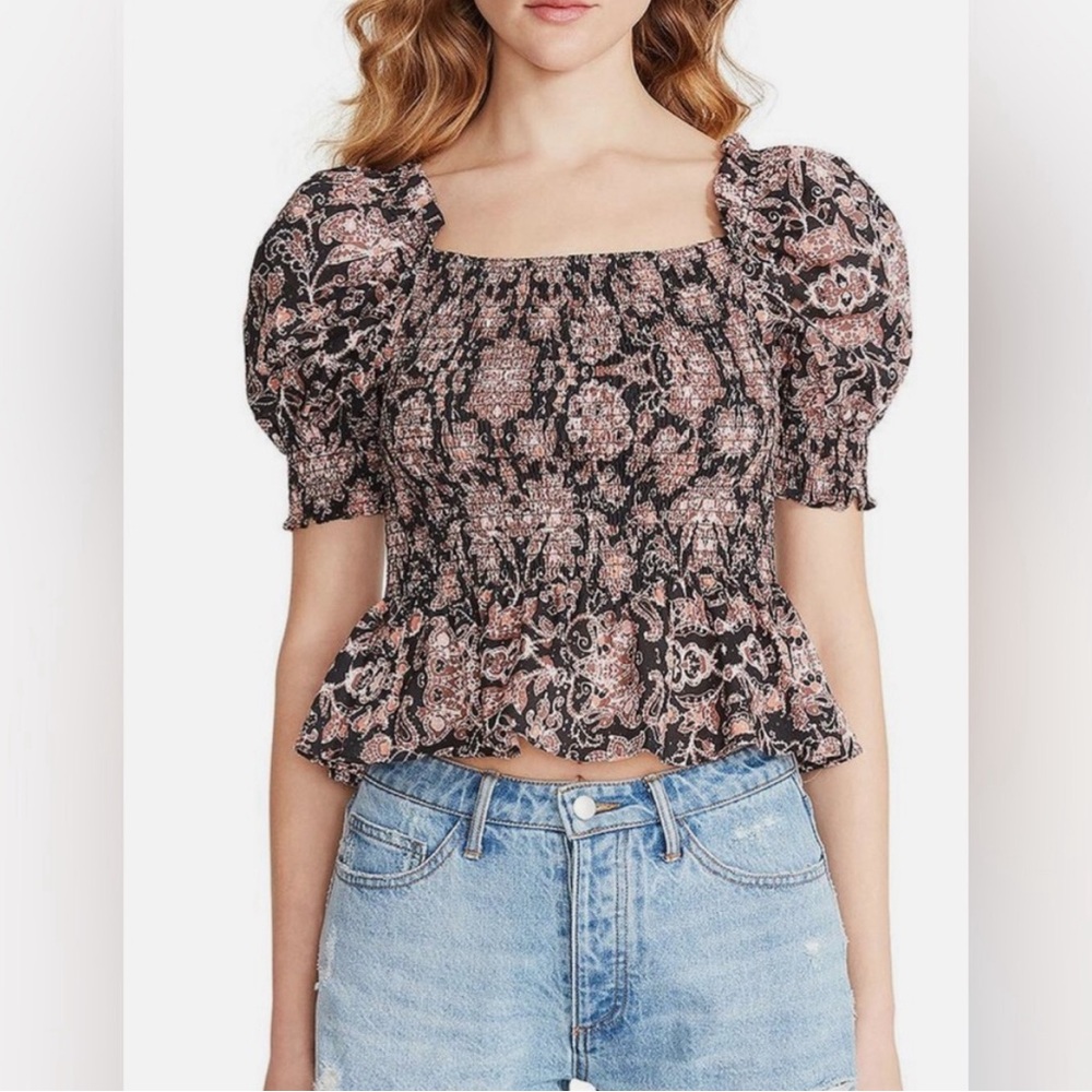 BB Dakota Steve Madden floral puff sleeve top. Size Small.